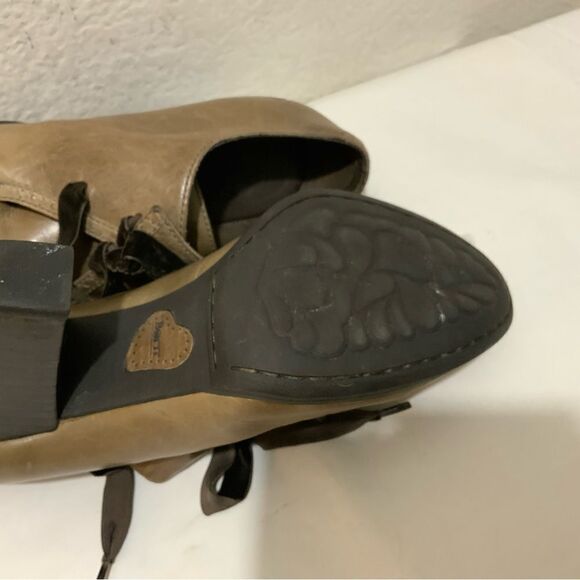 Born Women's Banbury Fringe Moc Boots Size 9 Natural Tan Nubuck Heeled W02016 - Picture 9 of 14